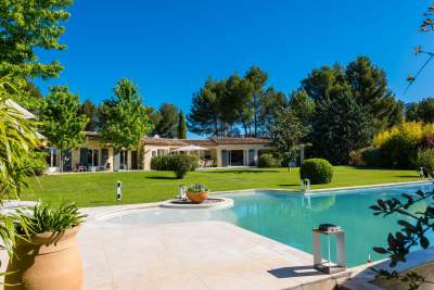 Piscine et jardin. Maison Pauseto · Location maison Aix-en-Provence et alentours